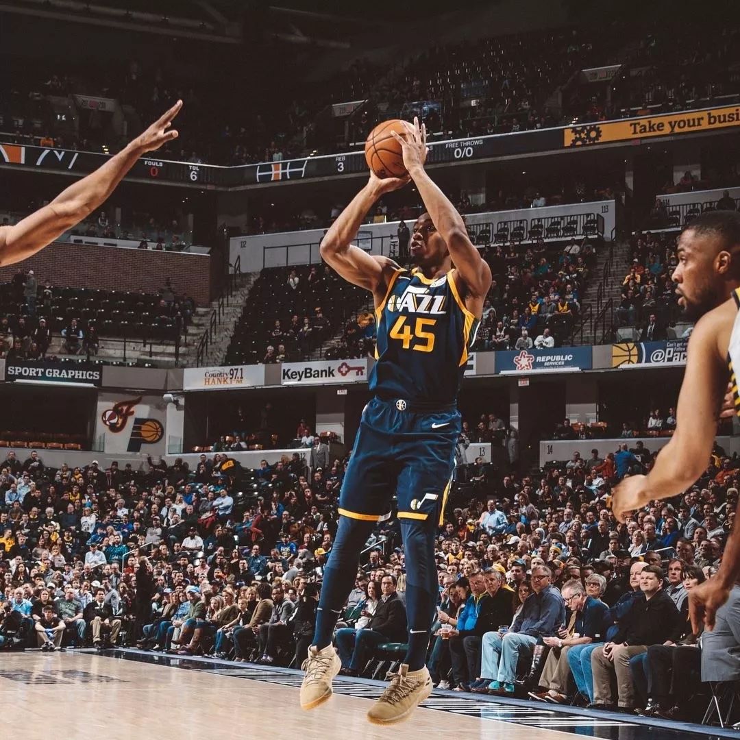 南京室内田径世锦赛次日：杜普兰蒂斯撑杆跳高夺冠 刘俊茜男子60米栏摘铜