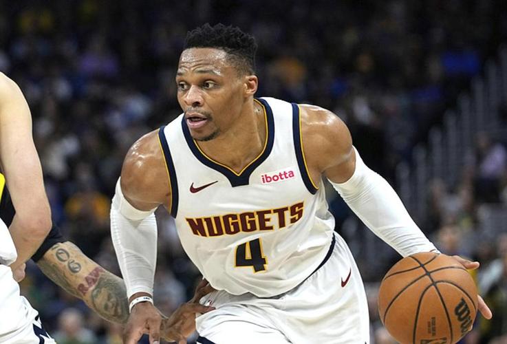 湖人浓眉哥篮下统治锁定胜利