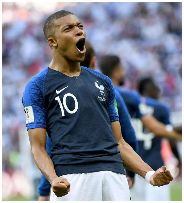 FIFA电竞战术体系深度拆解