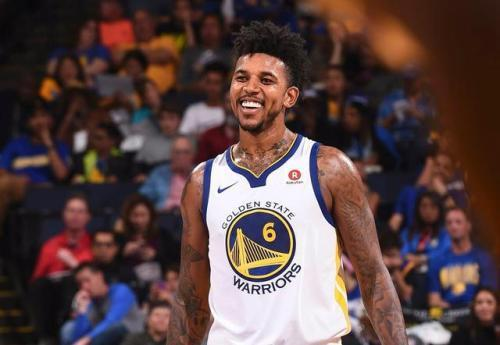 📺 CME集团巡回锦标赛正在NBC及Peacock平台同步直播 来源：GolfChannel官方推特女子高尔夫球坛的最高荣誉即将在LPGA巡回赛收官日揭晓。🏆⚔️