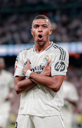 18岁210天，杨铭锐超越朱鹏宇成为英博最年轻的中超进球球员